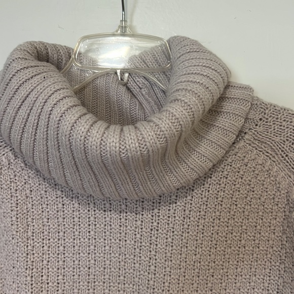 Cowl neck layered sweater - Picture 2 of 8